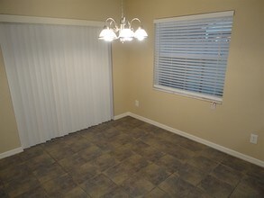 1933 Woodcut Dr in Lutz, FL - Building Photo - Building Photo