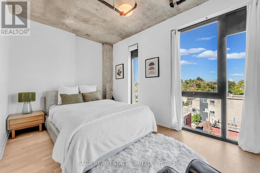 109 Wolseley St in Toronto, ON - Building Photo