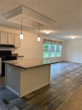 3735 Oakwood Dr in Greensboro, NC - Foto de edificio - Building Photo