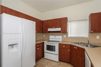428 SE 12th Ter in Homestead, FL - Building Photo - Building Photo