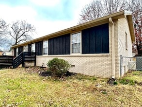 28 Leonard Dr in Clarksville, TN - Building Photo - Building Photo