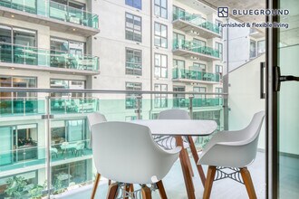 1027 Wilshire Blvd-Unit -FL6-ID542 in Los Angeles, CA - Building Photo - Building Photo