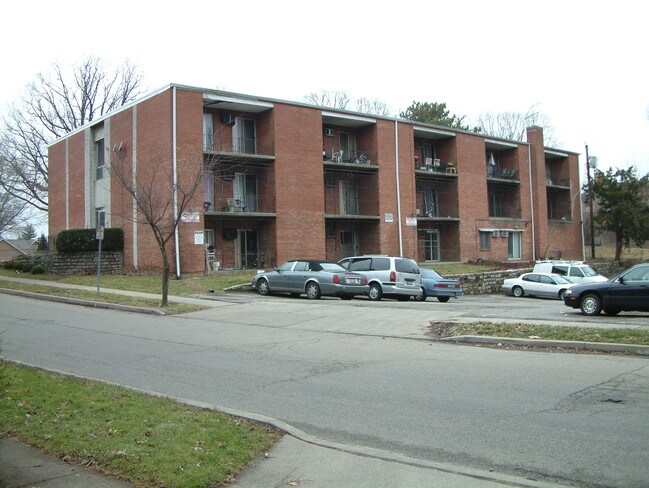 4770 Reading Rd in Cincinnati, OH - Building Photo - Building Photo