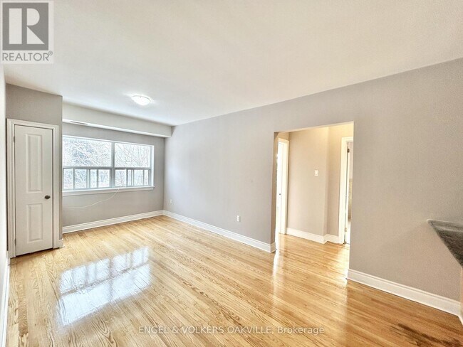 100 Twenty Fifth St in Toronto, ON - Building Photo - Building Photo