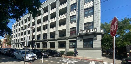 300 Adams St, Unit 502 in Hoboken, NJ - Building Photo - Building Photo