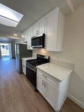 2226 Voorhees Ave in Redondo Beach, CA - Foto de edificio - Interior Photo