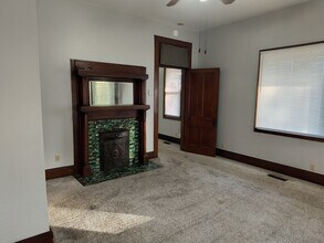 2621 Mt Vernon Ave, Unit 2621 Mt Vernon Ave Apt C in Evansville, IN - Building Photo - Building Photo