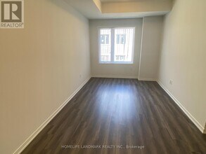 131 Honeycrisp Cres in Vaughan, ON - Building Photo - Building Photo