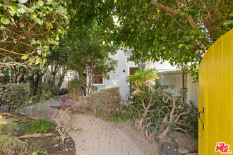 4440 Colbath Ave in Los Angeles, CA - Building Photo - Building Photo