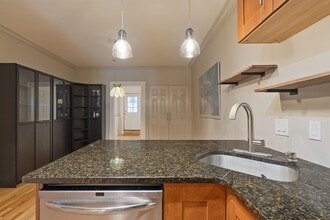 65 WEBSTER Ave in Jersey City, NJ - Building Photo - Building Photo