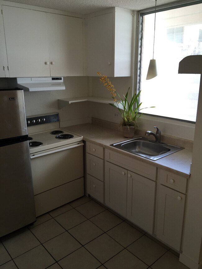 1323 Makiki St in Honolulu, HI - Building Photo - Building Photo