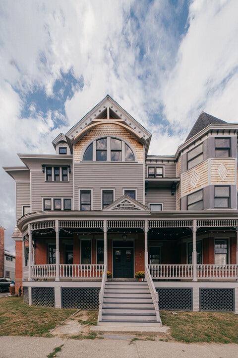 2 Courtney Ave in Newburgh, NY - Foto de edificio