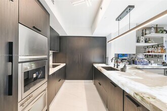 450 Alton Rd, Unit 2603 in Miami Beach, FL - Building Photo - Building Photo