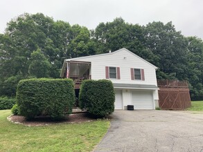 108 Maple Rd in Mansfield, CT - Building Photo - Building Photo