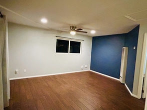 564 13th St in Imperial Beach, CA - Foto de edificio - Building Photo