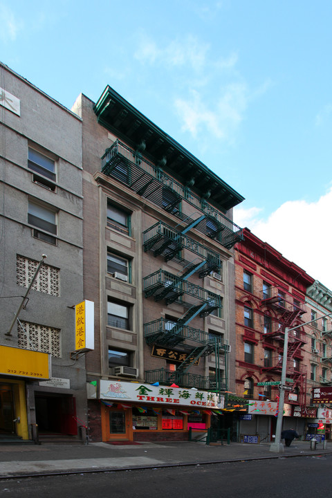 53 Bayard St in New York, NY - Building Photo