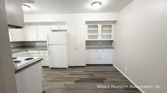 2010 Ave. S-14, Unit 14 in Lubbock, TX - Building Photo