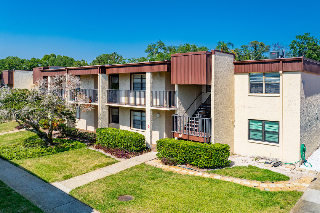 Winding Creek in Clearwater, FL - Foto de edificio