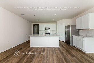 8021 Majestic Palms Ct in Venice, FL - Building Photo - Building Photo