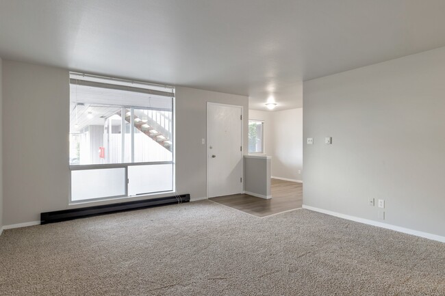 Garden Square Apartments in Puyallup, WA - Foto de edificio - Building Photo