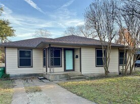 106 Monticello Dr in Waxahachie, TX - Building Photo