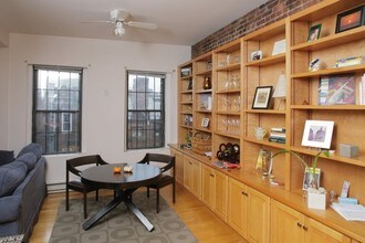 88 West Cedar Street in Boston, MA - Foto de edificio - Interior Photo