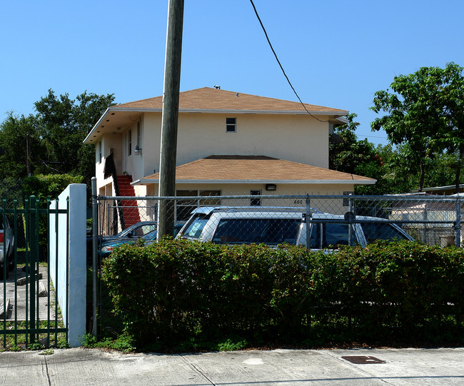 660 SW 2nd St in Miami, FL - Building Photo - Building Photo