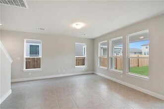 113 Gaida Loop in Andice, TX - Building Photo - Building Photo