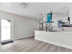 9843 SW 2nd St in Miami, FL - Building Photo - Building Photo