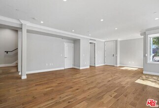 1283 Havenhurst Dr in West Hollywood, CA - Building Photo - Building Photo