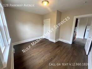 128 Parkway Ave in East Pittsburgh, PA - Building Photo - Building Photo