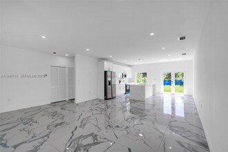 11870 SW 220th St in Miami, FL - Building Photo - Building Photo