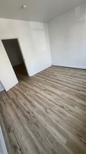 28 Elmwood Ave, Unit 2 in Irvington, NJ - Foto de edificio - Building Photo