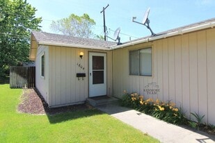 1604 Swift Blvd in Richland, WA - Building Photo