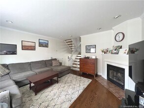 101 Grove St in Stamford, CT - Building Photo - Building Photo