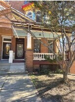 2801 N Calvert St in Baltimore, MD - Building Photo