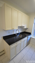 54 Alton Pl, Unit T1 in Brookline, MA - Building Photo - Building Photo