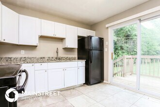 8729 E 96th Terrace in Kansas City, MO - Building Photo - Building Photo