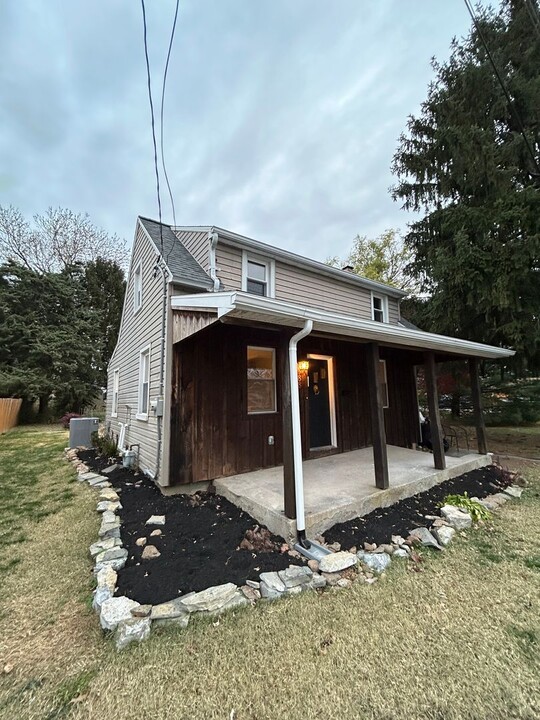 388 Essex St in Marietta, PA - Building Photo