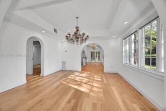 517 Minorca Ave in Coral Gables, FL - Building Photo - Building Photo