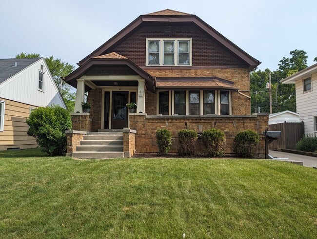 property at 820 W Glendale Ave