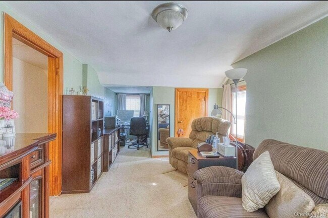 15 Park St in Copiague, NY - Building Photo - Building Photo