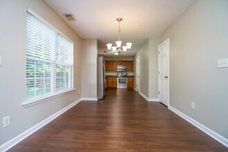 365 Clearlake Dr in La Vergne, TN - Building Photo - Building Photo