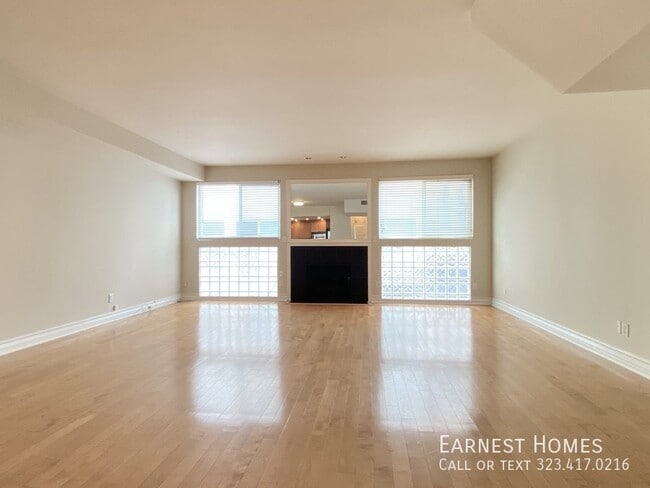 1227 Granville Ave in Los Angeles, CA - Building Photo - Building Photo