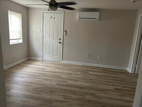 854 W Washington St, Unit 3 in Charles Town, WV - Building Photo - Building Photo