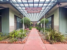 5127 Wilson St in La Mesa, CA - Building Photo