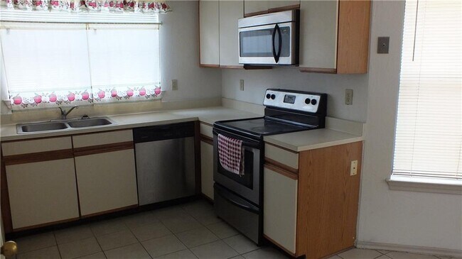 2401 Brooke Ct in Carrollton, TX - Building Photo - Building Photo
