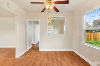 113 Bliss St in Bakersfield, CA - Building Photo - Building Photo