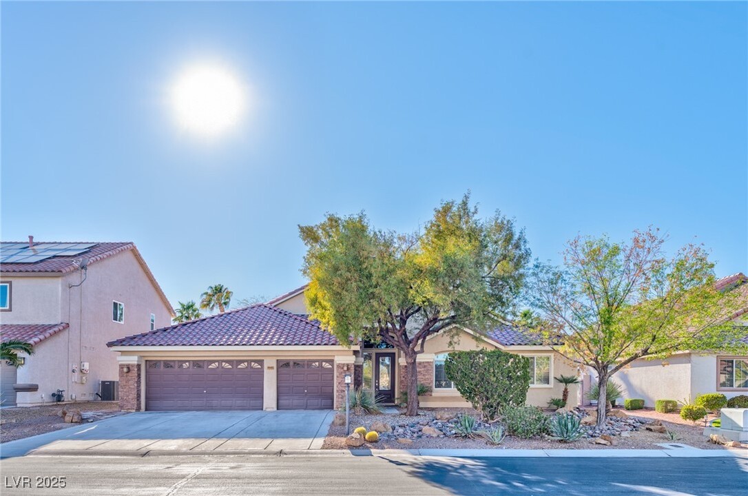 9945 Gold Thorn St in Las Vegas, NV - Building Photo