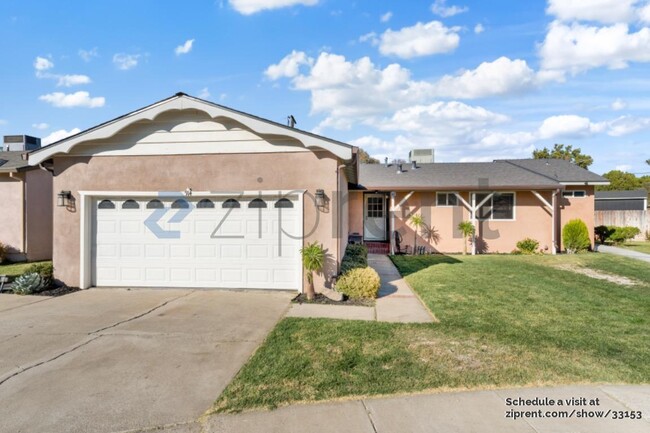 914 Valencia Dr in Los Banos, CA - Foto de edificio - Building Photo